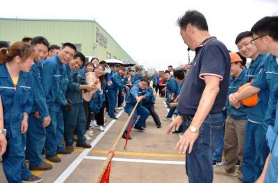 國邦醫藥下屬浙江國邦藥業(yè)組織第十六屆青年團隊拔河比賽